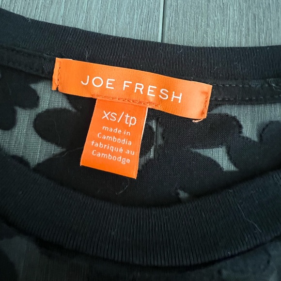 Joe Fresh Black Sheer Flower Print Top - Size XS - Picture 3 of 5